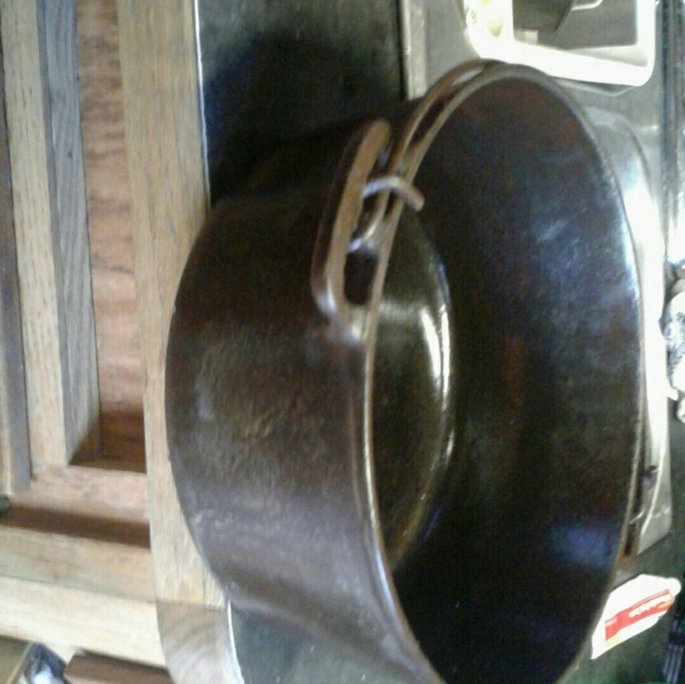 Cast iron  soup pot